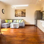BaySide Apartments MainCity